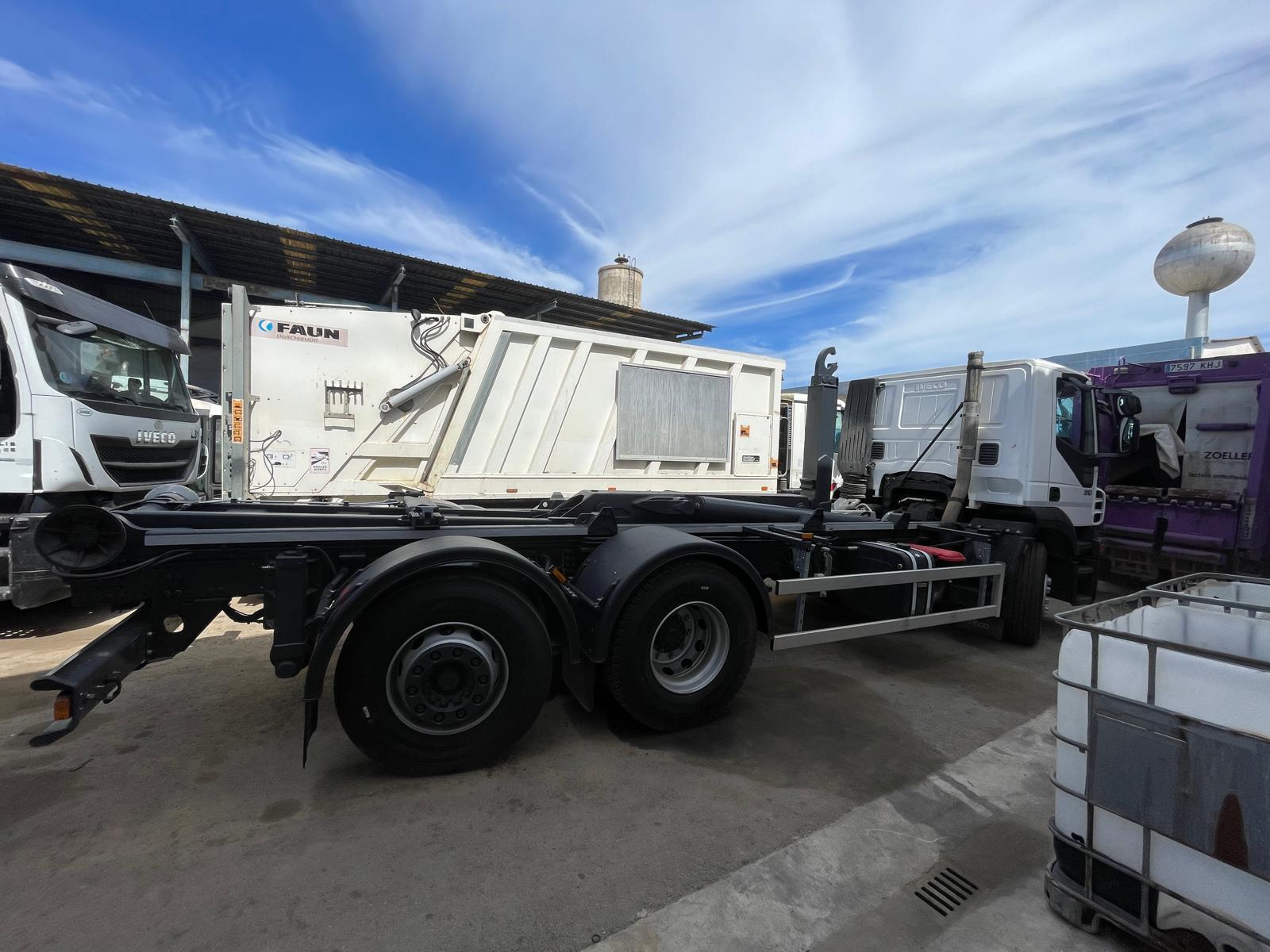 Imagen de CAMION EQUIPO GANCHO/MULTIVASCULANTE