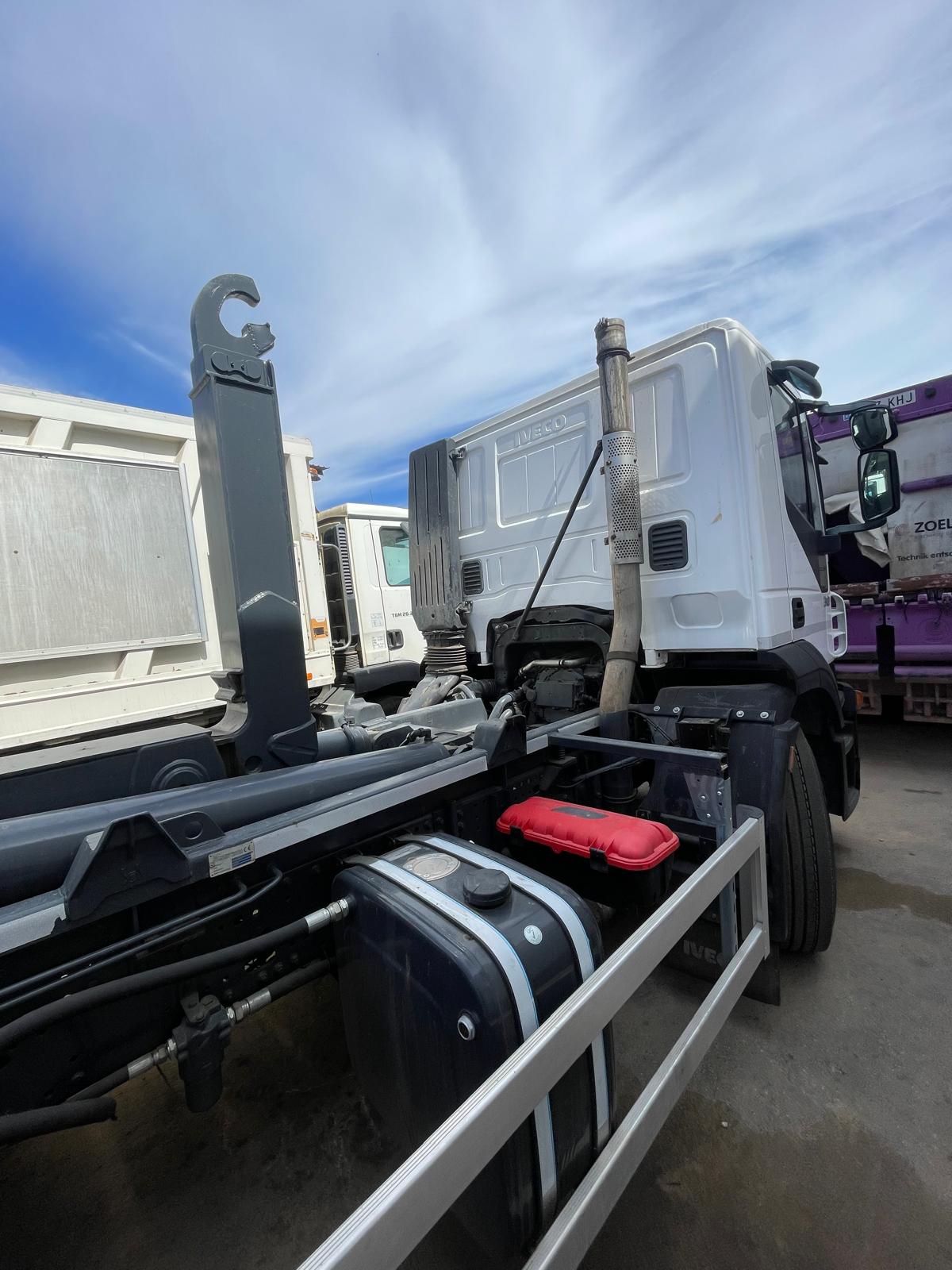 Imagen de CAMION EQUIPO GANCHO/MULTIVASCULANTE