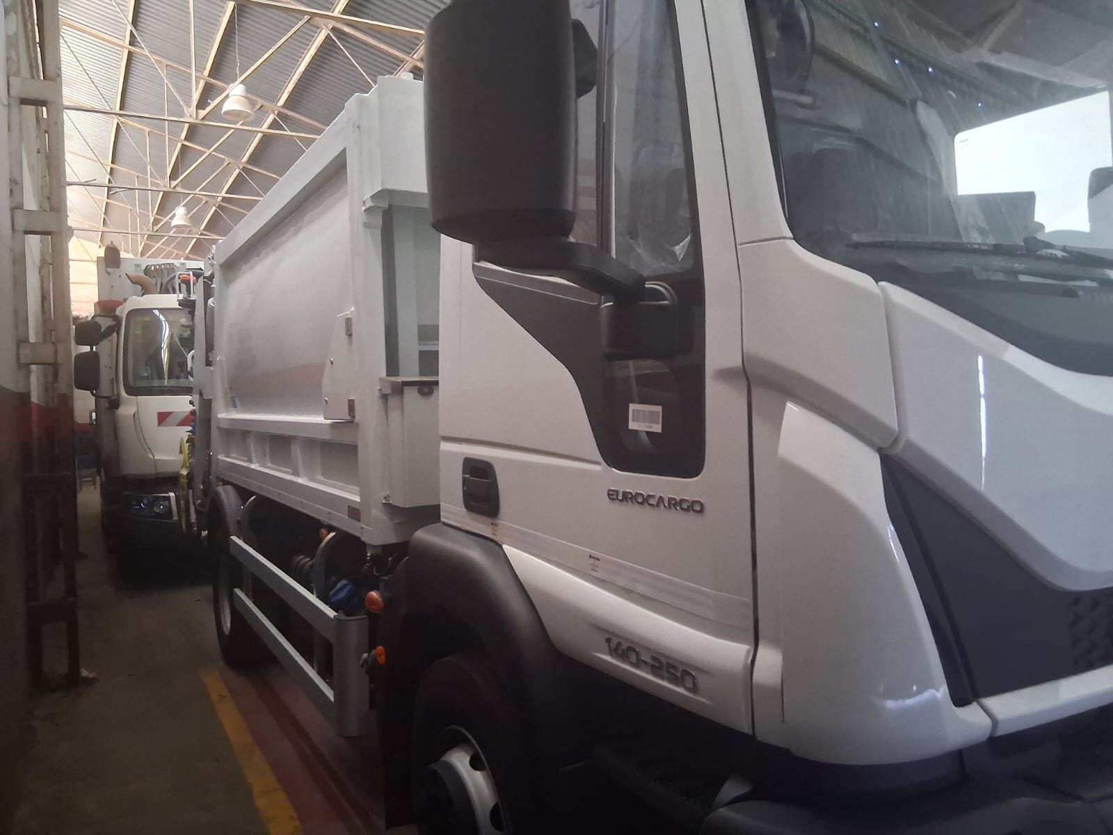 Imagen de CAMION RECOLECTOR CARGA TRASERA AUTOBREN PVR N12