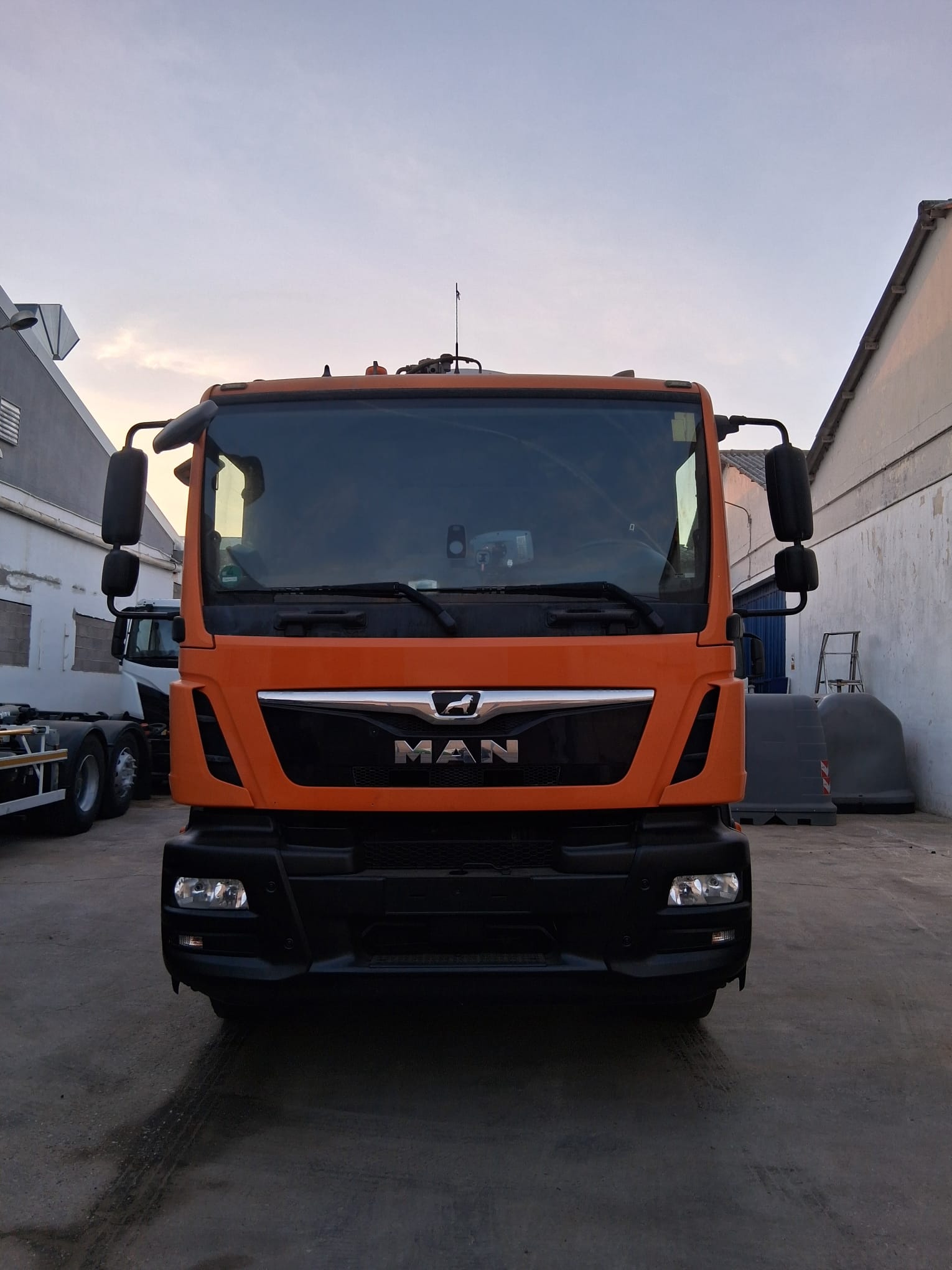 Imagen de CAMION RECOLECTOR CARGA TRASERA ROTOPRESS