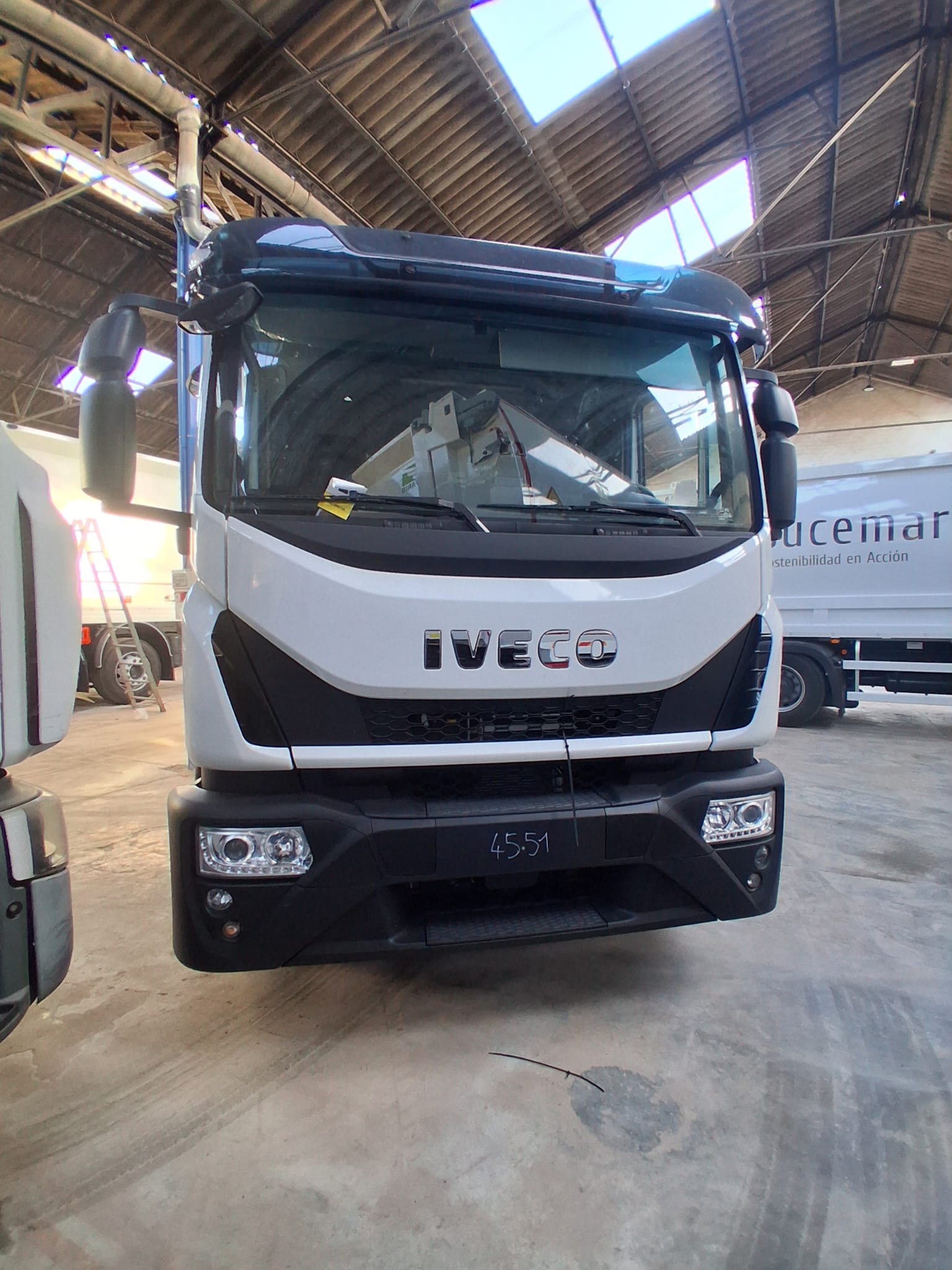 CAMION RECOLECTOR CARGA TRASERA AUTOBREN MVR 14