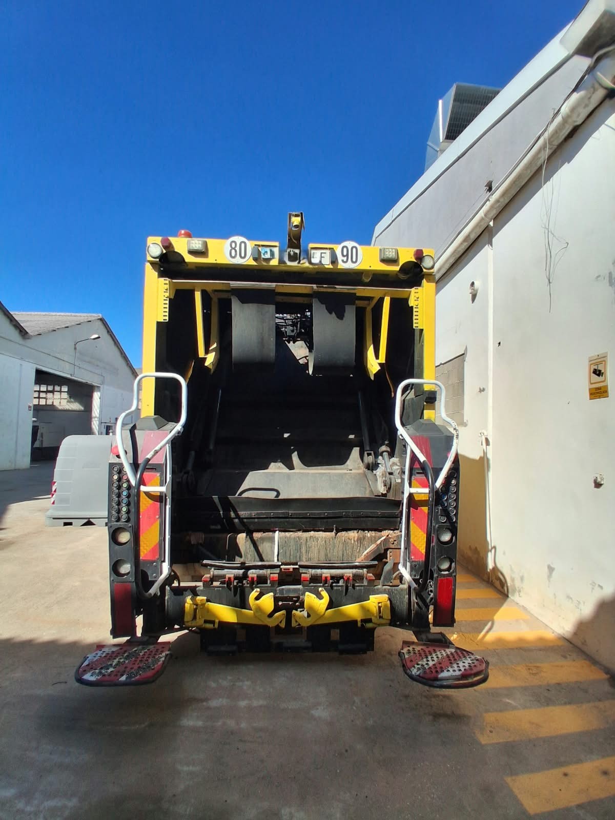 Imagen de CAMION RECOLECTOR CARGA TRASERA FAUN VARIOPRESS