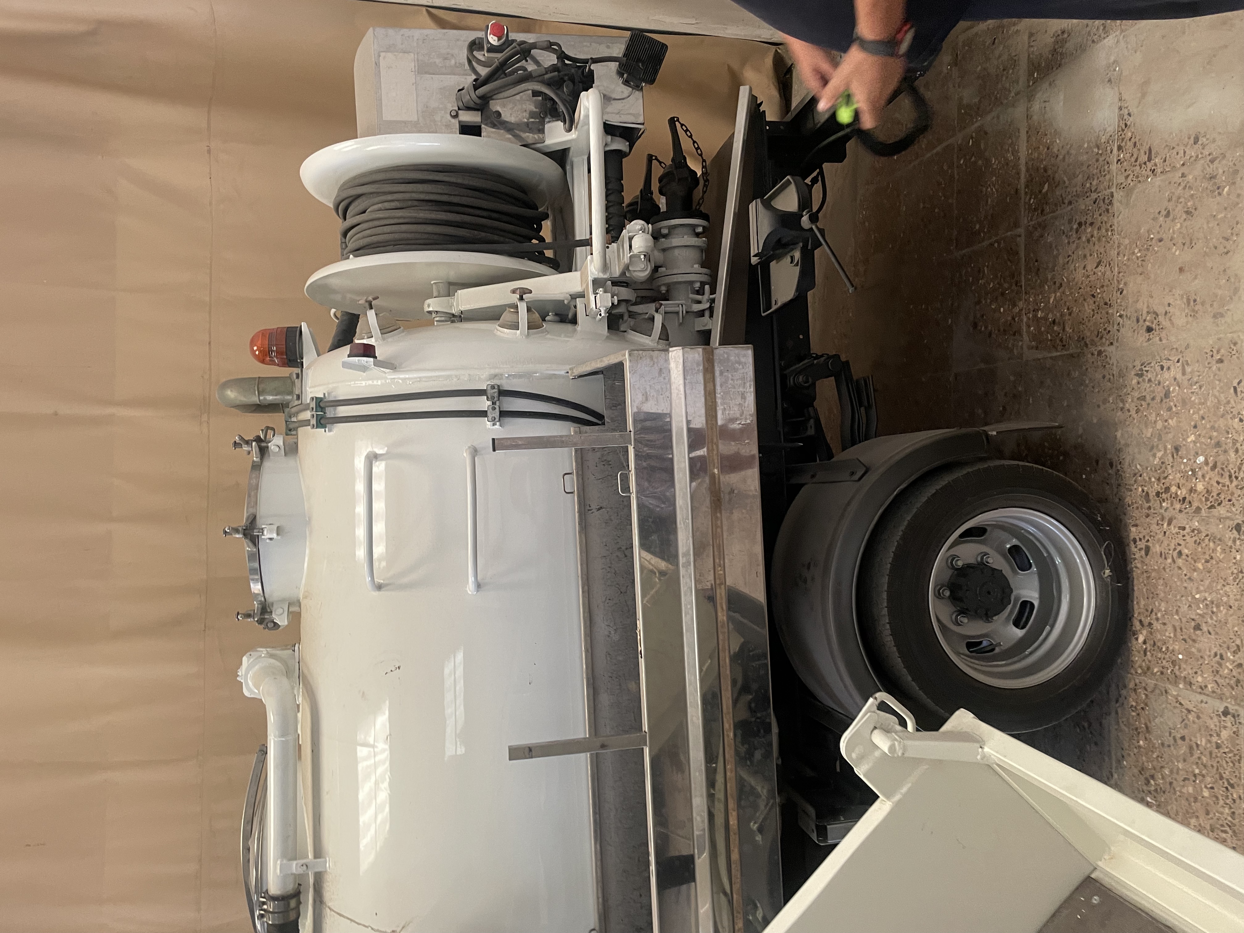 Imagen de CAMION CISTERNA DE ALCANTARILLADO